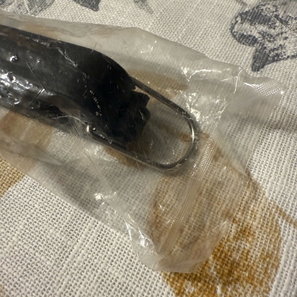 NWT The Pampered Chef BBQ tongs, original sealed packaging, pamphlet included - Picture 4 of 5